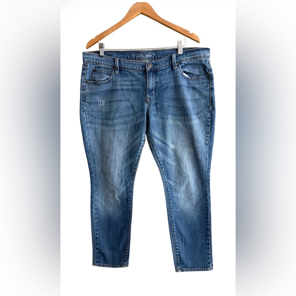 Old Navy Women's Classic Straight Leg Denim Jeans